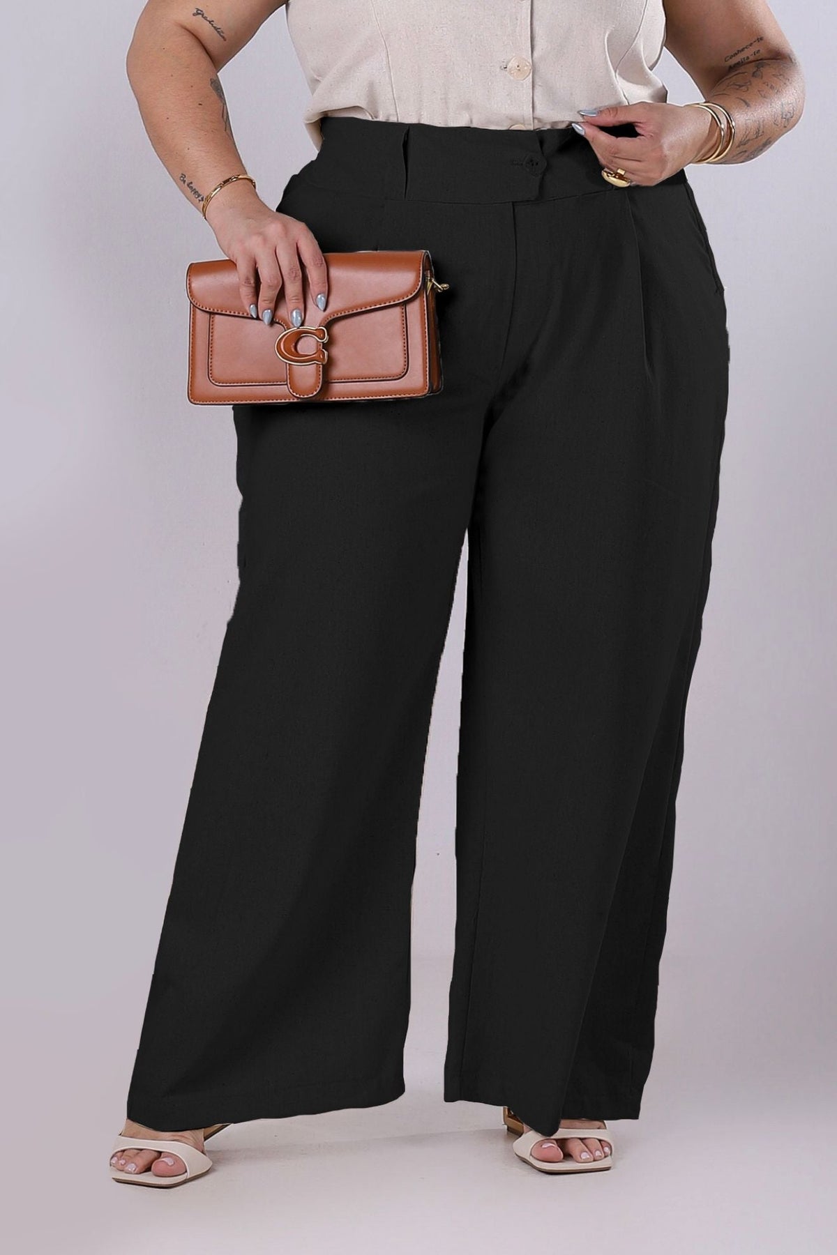 Calça Pantalona de Linho com Pregas Preta