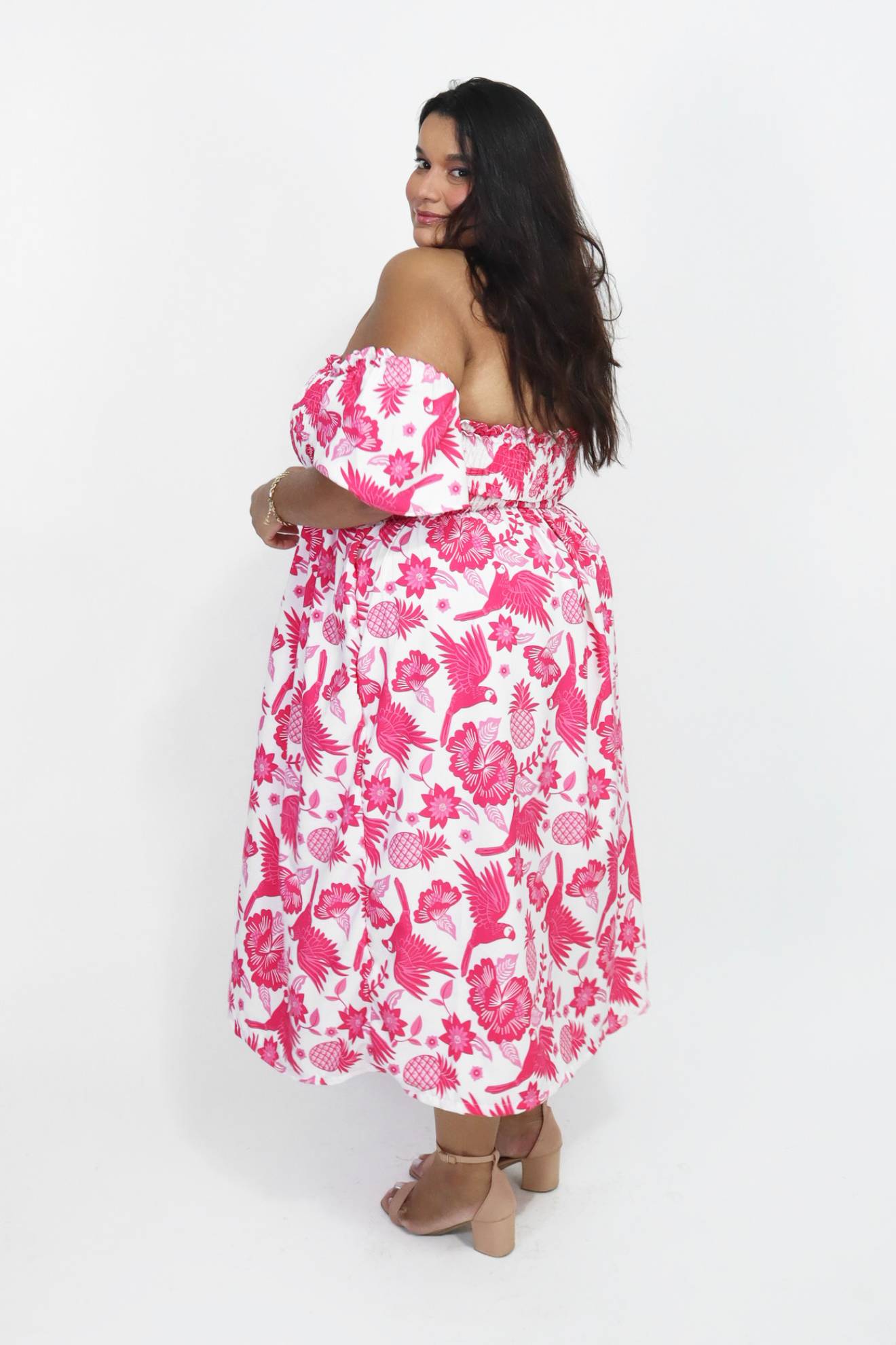 Vestido Midi Ombro a Ombro com Mangas Diana